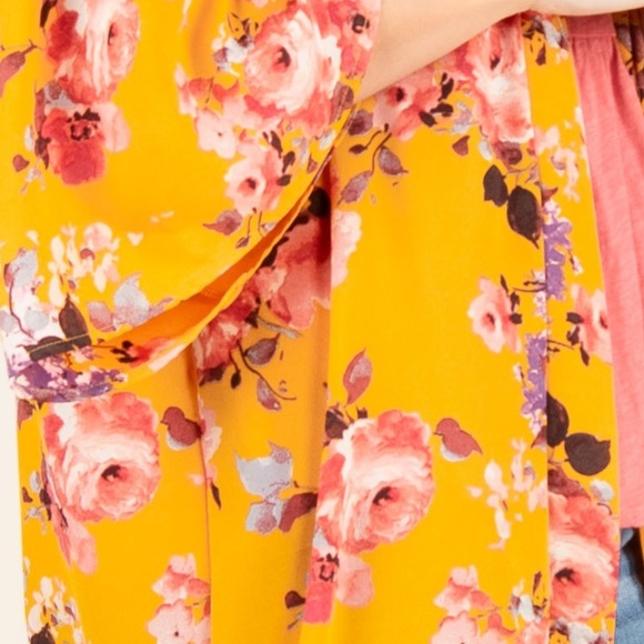 ✌ 2 for $25 ✌Gold Floral Kimono - Picture 2 of 3
